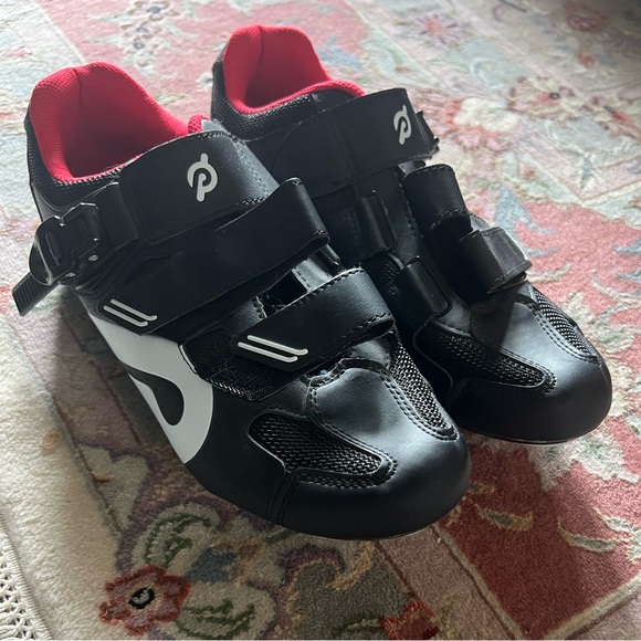 Peloton Shoes - PELOTON shoes barely used 43 UNISEX Black Red